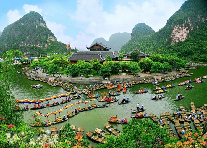 Du lịch Ninh Bình bứt phá mạnh mẽ trong 4 tháng đầu năm 2025