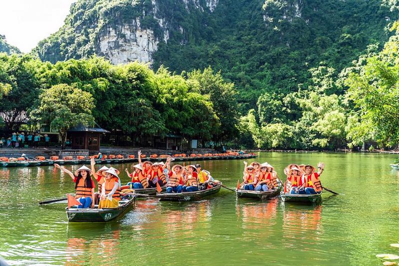 Why is Ninh Binh a favorite destination for international tourists?